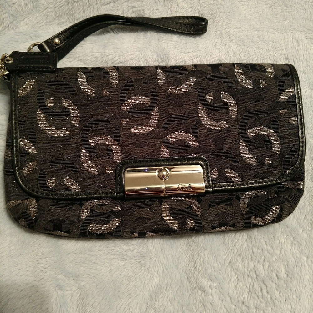 Coach clutch wristlet large